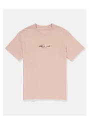 American Eagle تي شيرت بشعار AE