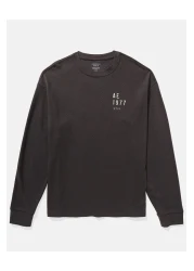 American Eagle تي شيرت حراري كبير الحجم بأكمام طويلة وشعار بارز من AE