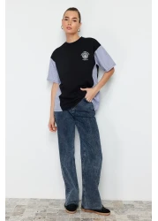  Collection تي شيرت محبوك مطبوع ومطبوع بقصة واسعة وكبير الحجم أسود TWOSS24TS00005