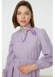  Modest فستان منسوج برقبة دائرية وحزام خصر أرجواني TCTSS21EL3330