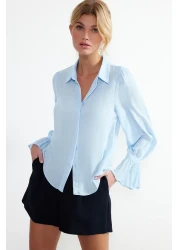  Collection قميص منسوج أزرق فاتح بأكمام إسبانية - مقاس عادي TWOAW22GO0487