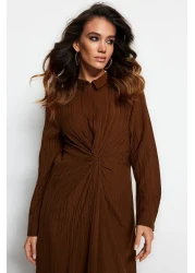  Modest فستان منسوج بعقدة أمامية وسحاب باللون البني TCTSS23EB00137