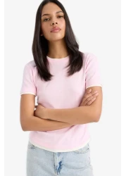 Defacto تي شيرت وردي اللون ذو قصة ضيقة وياقة دائرية وأكمام قصيرة ومضلع F3504ax25sm