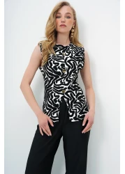 Trend Alaçatı Stili Women's Black White Crew Neck Gold Buttoned Ottoban Blouse Alc-X13729