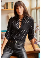 Olalook قميص نسائي منقط بأكمام سوداء GML-19000348