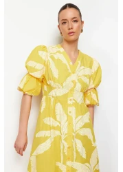  Modest فستان منسوج بطبعة زهور صفراء TCTSS24EB00015