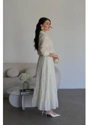 Julidress فستان طويل مميز مطرز باللون الكريمي مع خصر مطاطي