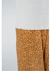 Kyron طقم بناتي من تي شيرت أبيض وبنطلون وردي بطباعة زهور / مع خيارات ألوان مختلفة