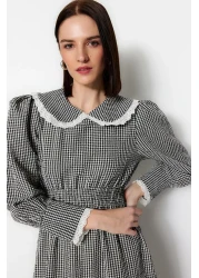  Modest فستان منسوج من القماش المزخرف باللون الأسود مع طوق وخصر وتفاصيل Gipe TCTSS23EB00282