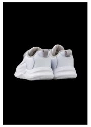 Özay ayakkabı حذاء رياضي يومي بنعل تشريحي للأطفال من Raymax باللون الأبيض
