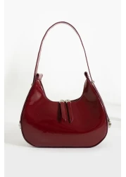 Cosser حقيبة كتف نسائية ذات حزام خاص باللون العنابي