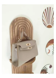 ikosga Shoulder and Arm Bag Cream Stylish and Classic Thick Chain Width: 20 cm Length: 14 cm