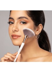 Topface Fan Brush - F22