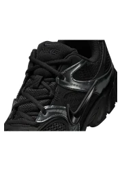 Nike حذاء V5 RNR كاجوال للرجال باللون الأسود