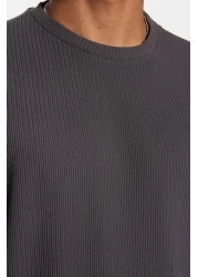  Collection Limited Edition Basic Smoked Oversize/Wide Cut Textured Anti-Crease Ottoman T-Shirt Tmnss23Ts00081