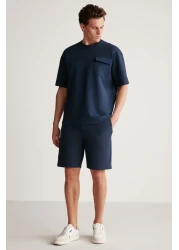 GRIMELANGE تيشيرت رجالي باللون الأزرق الداكن بجيوب من Artur وقماش سميك ذو ملمس خاص