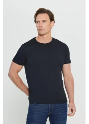 AC&Co / Altınyıldız Classics تي شيرت أساسي للرجال/للجنسين باللون الأسود مصنوع من القطن بنسبة 100% وقصة ضيقة وياقة دائرية