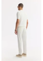 Avva تي شيرت رجالي منسوج بياقة بولو وقصة عادية من Ecru B005120