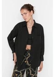  Collection قميص أسود بجيب واحد/قميص واسع من القطن المنسوج TWOAW20GO0115