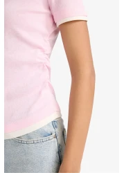 Defacto تي شيرت وردي اللون ذو قصة ضيقة وياقة دائرية وأكمام قصيرة ومضلع F3504ax25sm