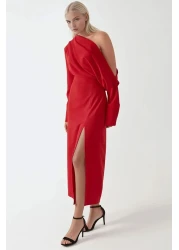 Hiccup فستان متوسط ​​الطول بفتحة غير متماثلة