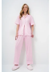 Trend Alaçatı Stili طقم بيجامة وقميص وبنطلون مخطط بأكمام وأرجل مزدوجة وردي اللون للنساء PJM-X13918