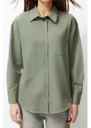  Collection قميص قطني منسوج بجيب واحد باللون الكاكي الداكن TWOAW20GO0115