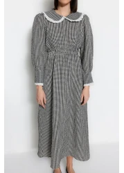  Modest فستان منسوج من القماش المزخرف باللون الأسود مع طوق وخصر وتفاصيل Gipe TCTSS23EB00282