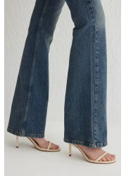  Collection جينز أزرق داكن عالي الخصر متوهج TWOSS25JE00101