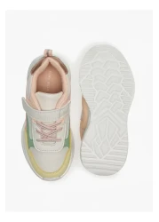 Flora Bella by Shoexpress حذاء رياضي بألوان متباينة مزود بخطاف وحلقة للإغلاق