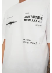  Collection تي شيرت أبيض كبير الحجم/قصة واسعة ورقبة دائرية وأكمام قصيرة مطبوع TMNSS20TS1097