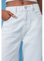  Collection جينز أبيض عالي الخصر وواسع الساق TWOSS24JE00140