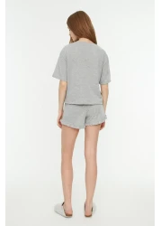  Collection طقم بيجامة محبوكة مع شورت مطبوع مكشكش من القطن باللون الرمادي THMSS22PT0422