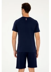 U.S. Polo Assn. تي شيرت رجالي ذو قصة عادية وياقة دائرية باللون الأزرق الداكن 50294329 -vr033