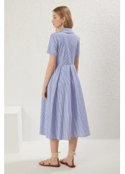  Collection تنورة مخططة باللون الأزرق حول فستان قفطان متوسط ​​الطول بنصف فتحة