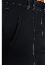  Collection بنطلون أسود منسوج واسع الساق مع تفاصيل خياطة متباينة TWOSS21PL0288