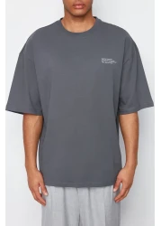  Collection تي شيرت أنثراسايت كبير الحجم مطبوع برقبة دائرية - 100% قطن TMNSS23TS00084