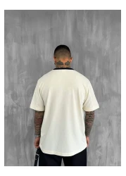 ablukaonline تي شيرت أساسي كبير الحجم للرجال بتفاصيل متباينة باللون الكريمي