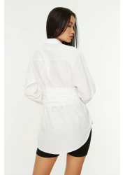  Collection قميص منسوج من القطن بإبزيم حزام أبيض TWOAW20GO0099