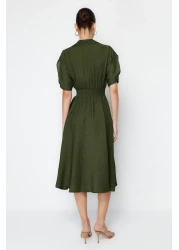  Collection فستان منسوج متوسط الطول بياقة قميص كاكي على شكل حرف A TWOSS21EL1023