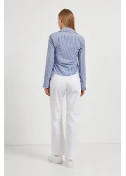 Arma Life قميص نسائي قصير ضيق مخطط بحاشية جانبية باللون الأزرق