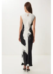 Happiness İstanbul فستان نسائي أسود من الساتان بنمط عظمي VW00008