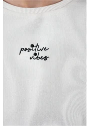 Kyron طقم بناتي من تي شيرت أبيض وبنطلون وردي بطباعة زهور / مع خيارات ألوان مختلفة