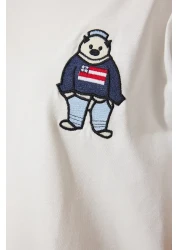 Happiness İstanbul تي شيرت محبوك كبير الحجم مطرز برقبة دائرية باللون الأبيض للنساء NJ00142