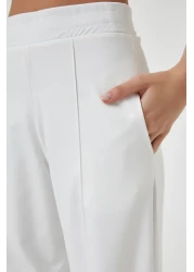 Happiness İstanbul Women's White High Waist Stretchy Sweatpants BF00030