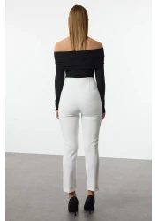  Collection سروال من القماش المنسوج ذو الخصر العالي بطول الكاحل باللون الأبيض TWOSS20PL0515