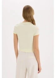 Defacto تي شيرت ناعم الملمس بقصة ضيقة ورقبة قارب وأكمام قصيرة E7016ax25sp