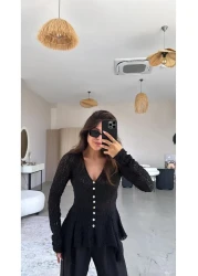 Buket Teke بلوزة دانتيل سوداء ممتازة