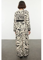  Modest فستان منسوج من الفيسكوز بطباعة هندسية باللون البيج TCTSS24EB00221