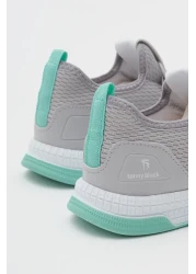 Tonny Black حذاء رياضي برباط مطاطي مريح باللون الرمادي والأخضر للأطفال